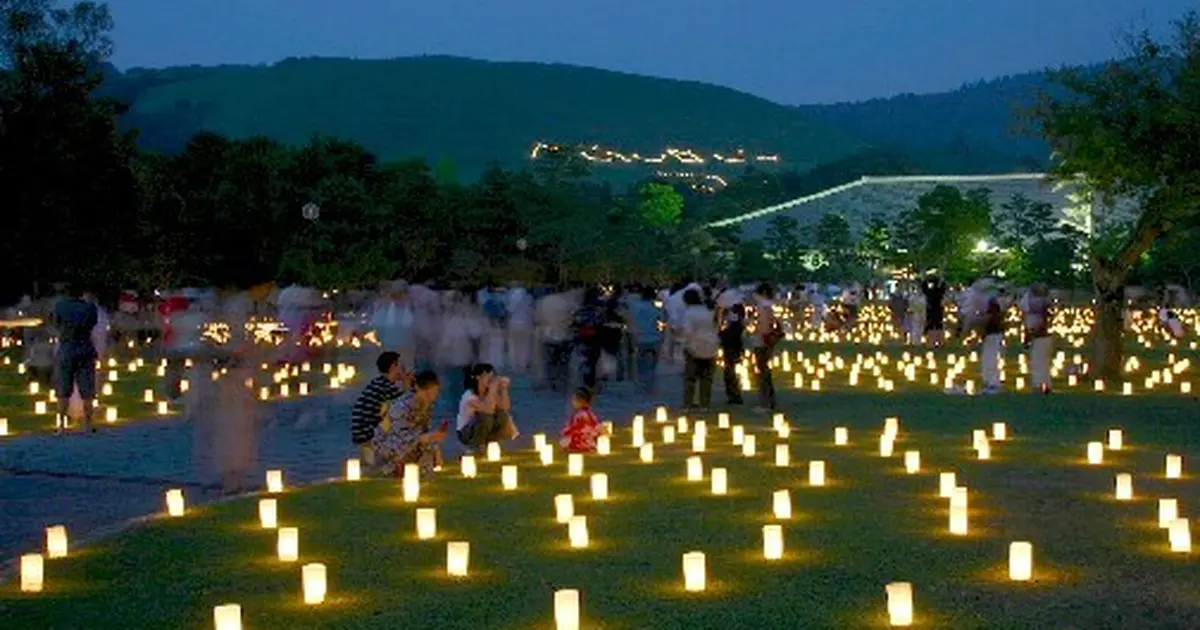 奈良の夏の風物詩 なら燈花会 はじめて行くならこんなとこ Holiday ホリデー