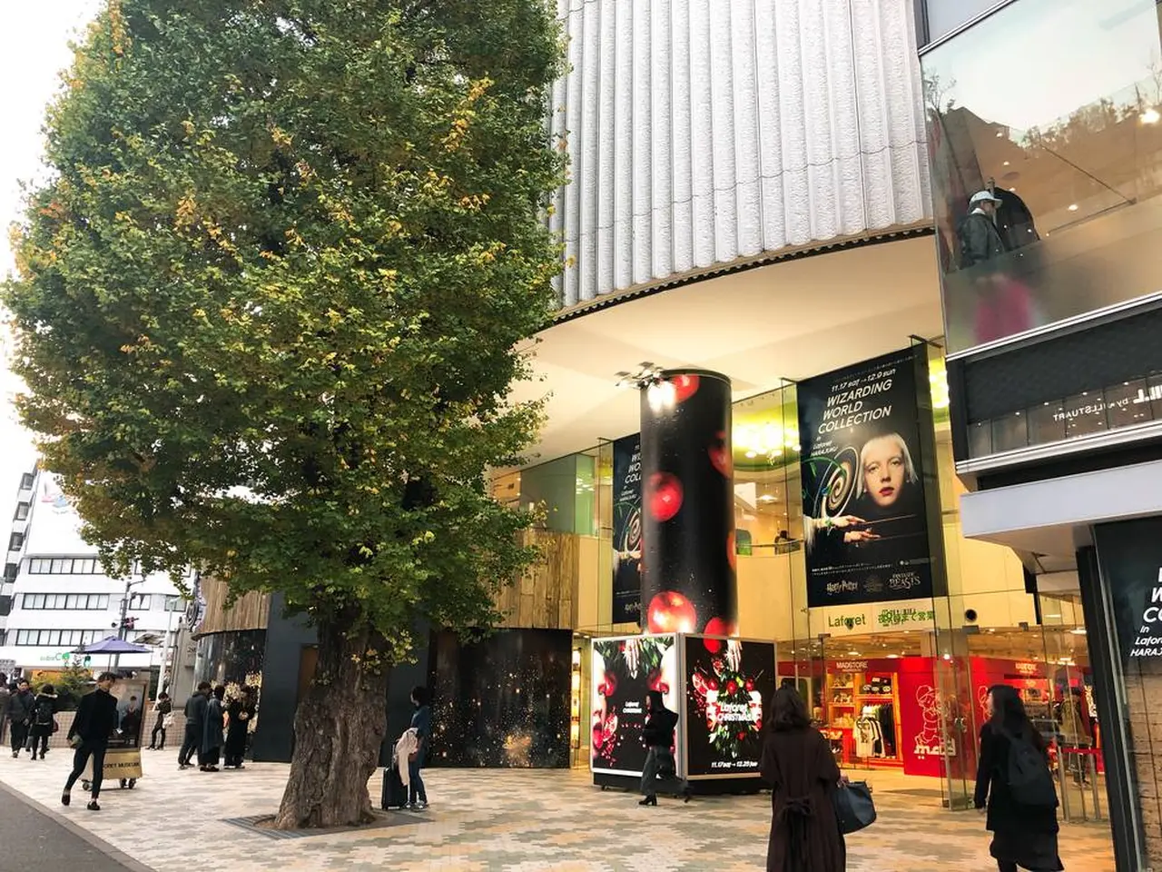 ラフォーレ原宿の楽しみ方完全ガイド 年2回の大セールは必見 トレンドが集まる発信地 Holiday ホリデー