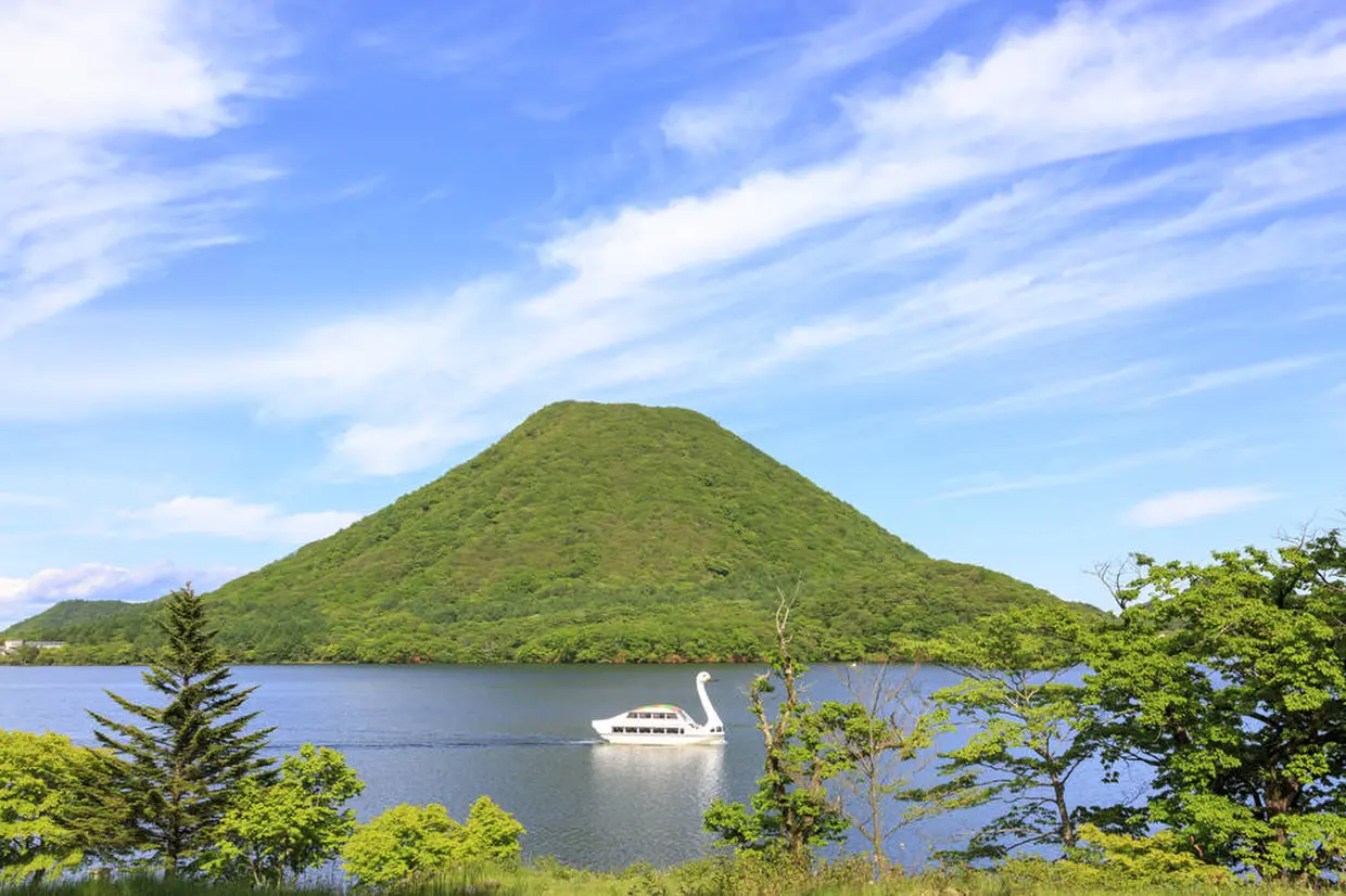 A sightseeing boat on Lake Haruna