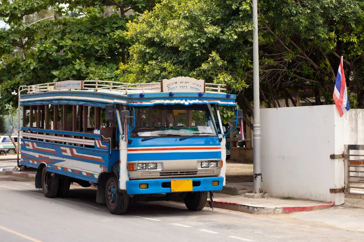 タイ　バス