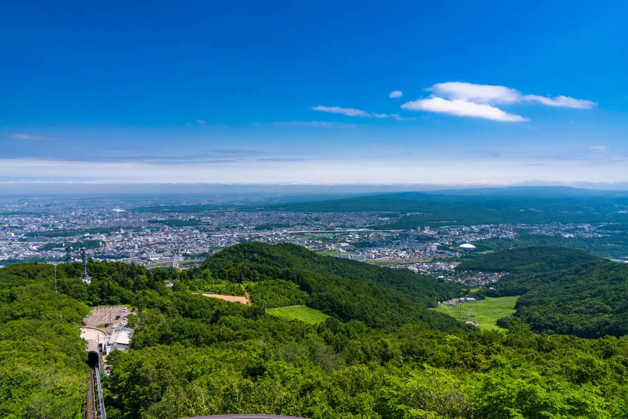 藻岩山の楽しみ方完全ガイド 自然から夜景まで 札幌の絶景スポットの見どころを紹介 Holiday ホリデー