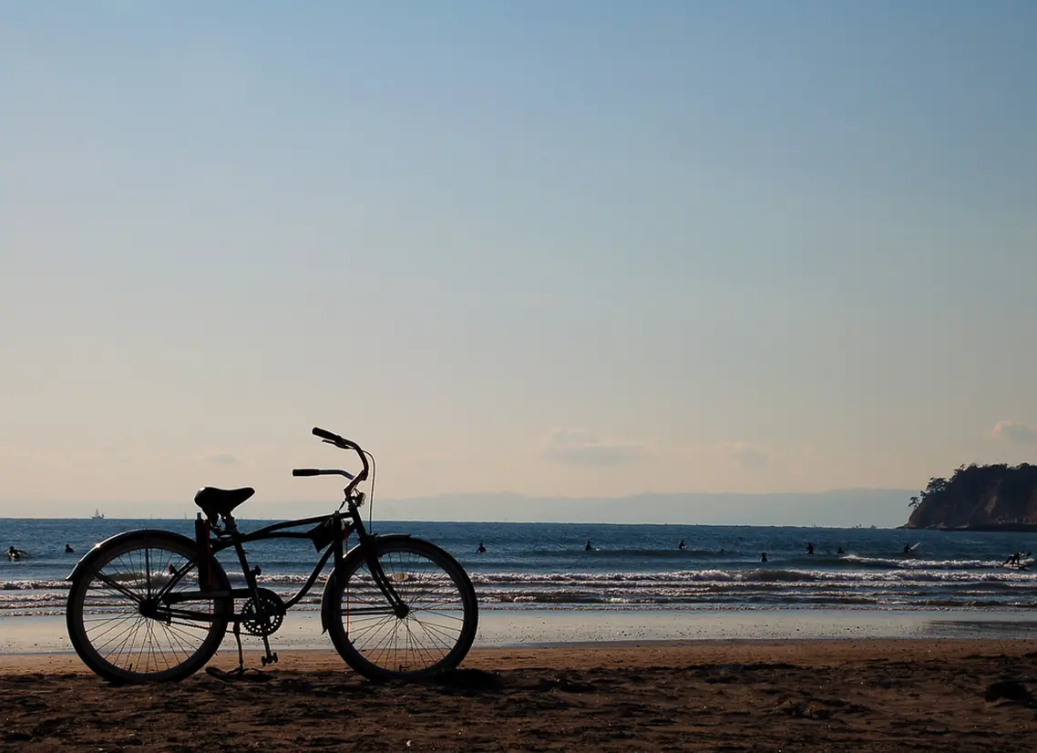 自転車と鎌倉の海