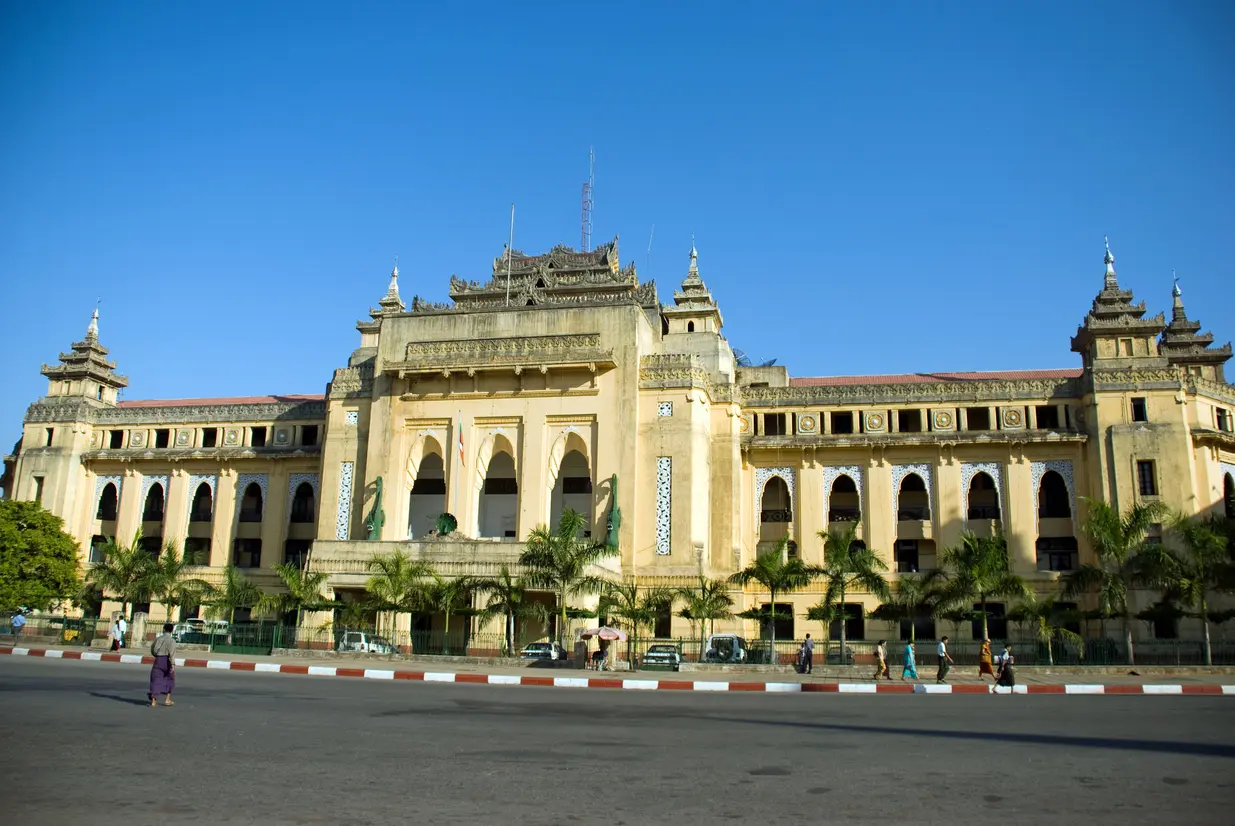 ヤンゴン市庁舎