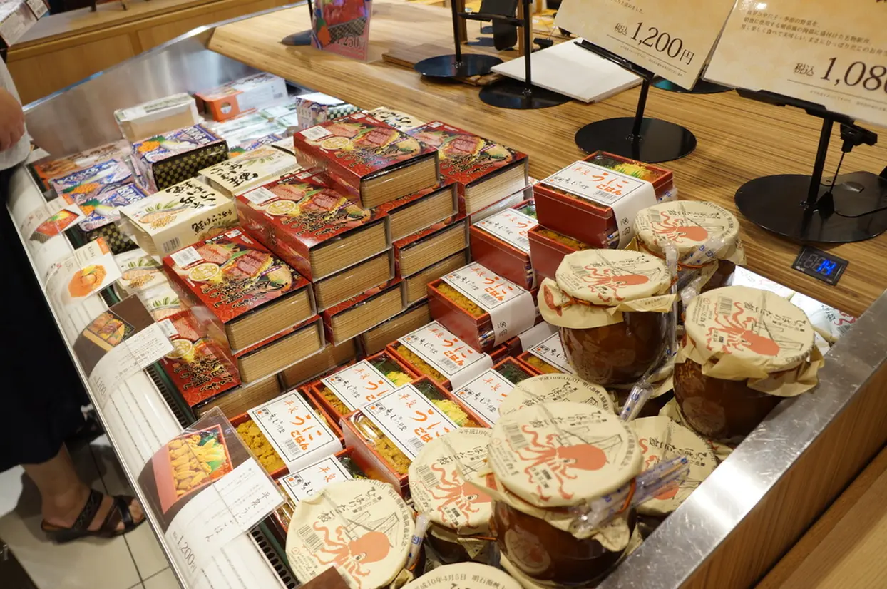 東京駅食の完全ガイド 東京駅は食のエンターテインメント おすすめグルメ情報満載 Holiday ホリデー