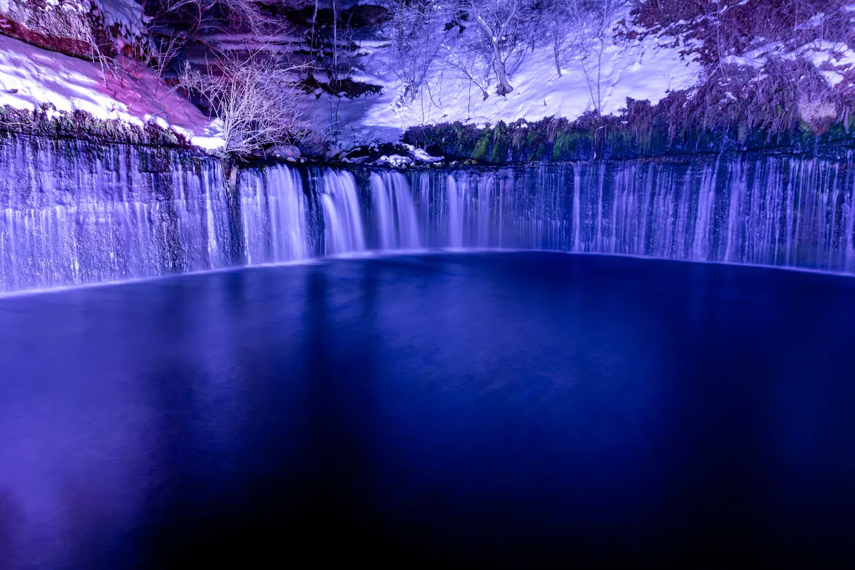 白糸の滝 真冬のライトアップ