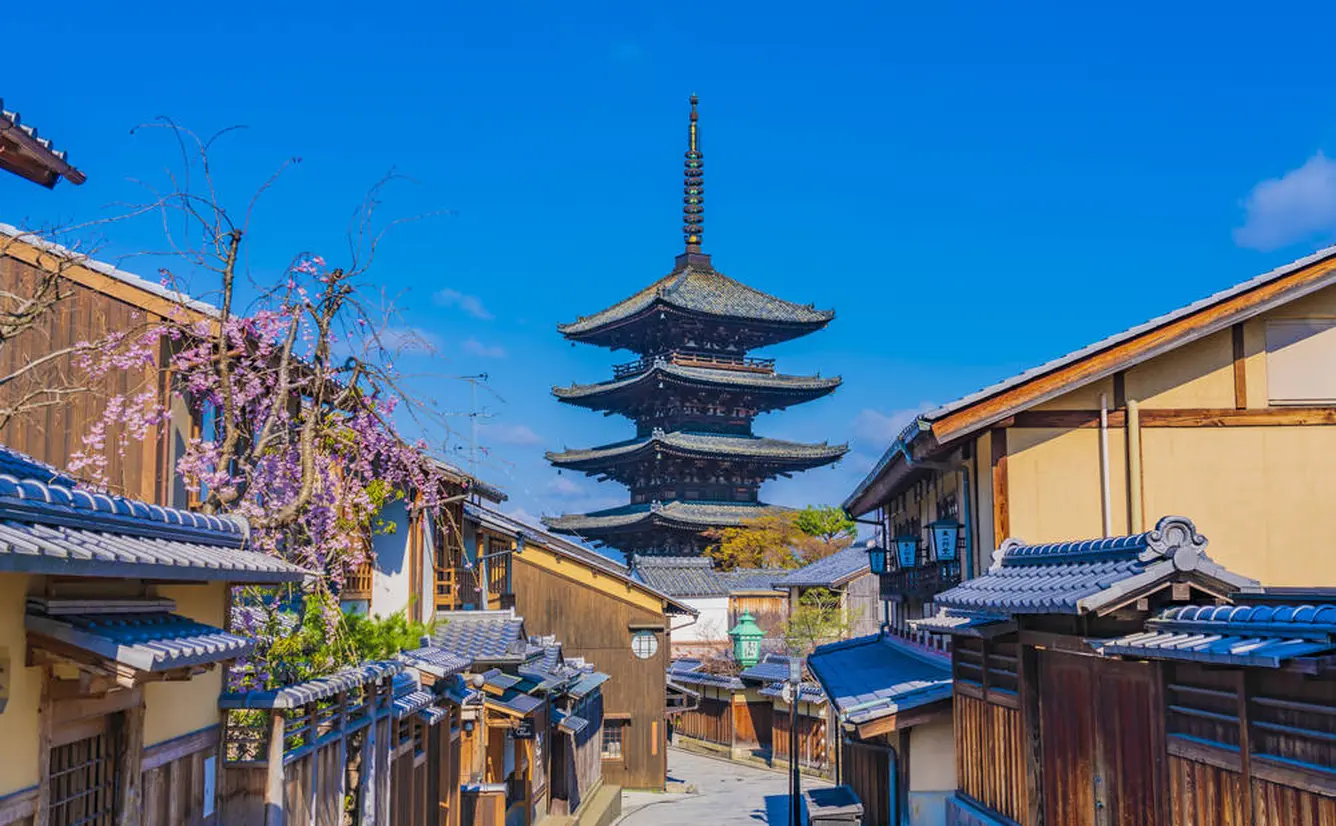 京都旅行ガイド保存版 人気エリアや見どころ アクセス情報が満載 Holiday ホリデー