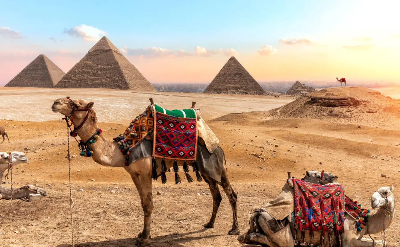 【エジプト 観光スポット紹介】多くの歴史的世界遺産や絶景！おすすめスポット25選のカバー画像
