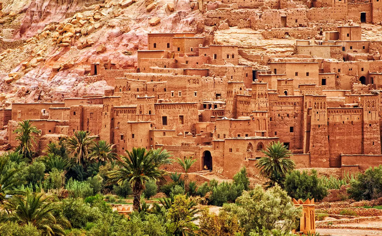 【モロッコ 観光スポット紹介】感動の大自然と魅惑のイスラム建築！おすすめスポット25選のカバー画像