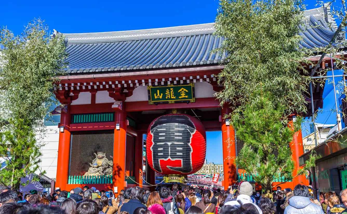 浅草寺の楽しみ方完全ガイド ご利益アップの寺社観光と食べ歩き情報が満載 Holiday ホリデー
