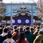 令和7年の初詣は「靖國神社」へ！全国各地の絵馬の展示や甘酒の振る舞いなど、見どころを一挙紹介