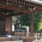 【令和7年】春の靖國神社完全ガイド - 夜桜詣や奉納演芸など見どころ満載！