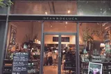 DEAN & DELUCA