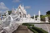 ワット ロン・クン（白い寺院）