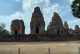 Prae Roup Temple