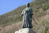 中岡慎太郎像