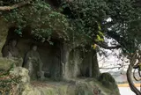 田沢磨崖仏（岩地蔵）
