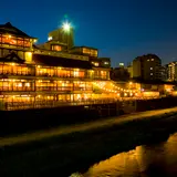 4F屋上で開放的！鮒鶴京都鴨川リゾート「KAMOGAWA 天空テラス」を期間限定オープン