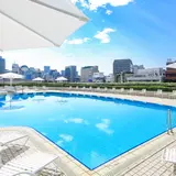 東京ドームホテルで安心な環境の楽しい夏を！屋外ガーデンプールと遊園地がセットになった宿泊プランを提供
