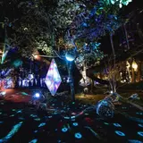 夢をテーマにした光のアートが水面を幻想的に演出！岡山県の名勝「衆楽園」にて開催