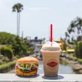 【日本初上陸！】ロサンゼルス発の人気ハンバーガーブランド「FATBURGER」が渋谷の新スポットにオープン！