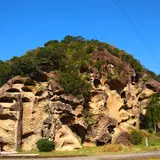 虫喰い岩