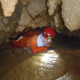 洞窟マン