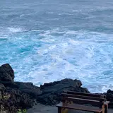 海辺のベンチ