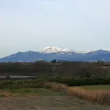 長良川堤防から見た伊吹山
