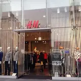 H&M HARAJUKU (原宿店)