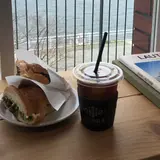 ZEBRA Coffee & Croissant 横浜