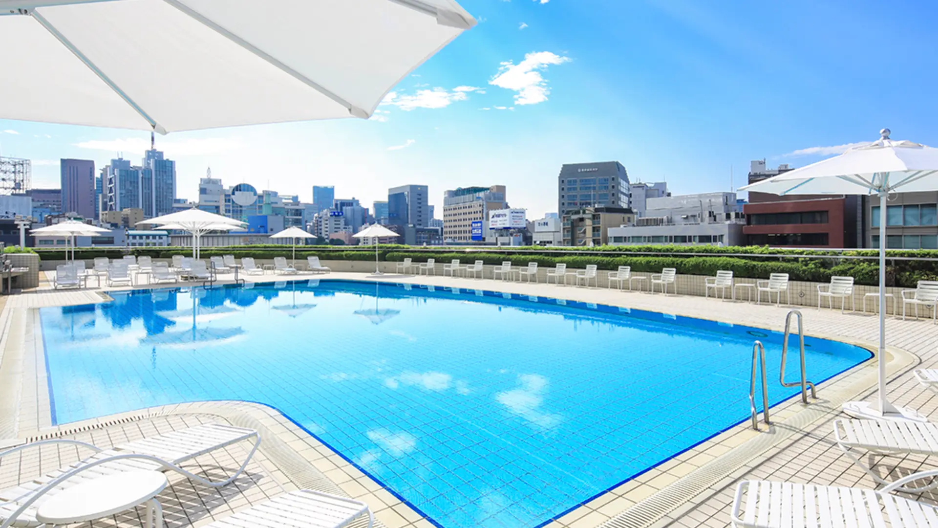 東京ドームホテルで安心な環境の楽しい夏を 屋外ガーデンプールと遊園地がセットになった宿泊プランを提供 Holiday ホリデー