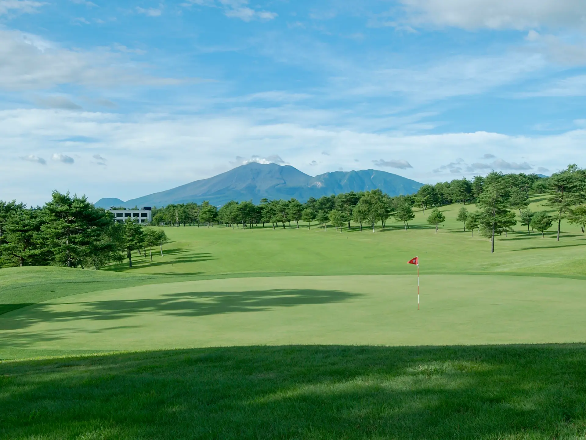 嬬恋高原ゴルフ場 4 18よりシーズン営業開始 開業45周年記念イベントも開催 Holiday ホリデー