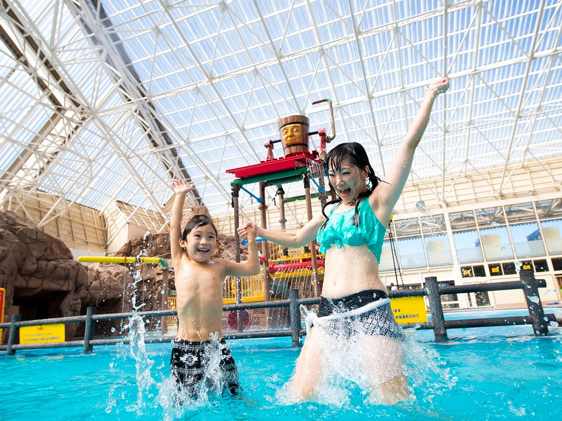 「東京サマーランド」の春季営業スタート！プールと遊園地共通 
