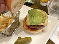 Shake Tree Burger & Bar（シェイクツリー バーガー＆バー）の写真・動画_image_602113