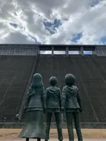 日田 進撃の巨人 大山ダム銅像の写真・動画_image_1342416