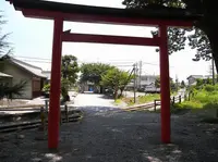 境内を鉄道が横切る神社の写真・動画_image_127077