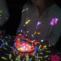 小さきものの中にある無限の宇宙に咲く花々: https://www.teamlab.art/jp/w/flowersbloom/