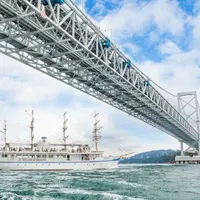 日本丸と大鳴門橋