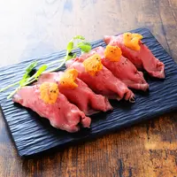 道産牛の雲丹のせ肉寿司