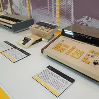 「電子楽器の偉人たち」展示物1