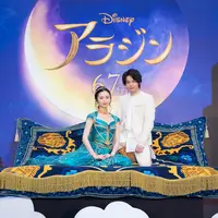 日本版ボイスキャストの中村倫也さん、木下晴香さん (c) 2019 Disney