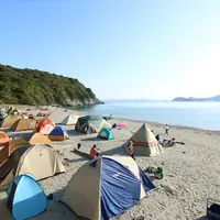 キャンプサイトは気持ちの良いビーチ！