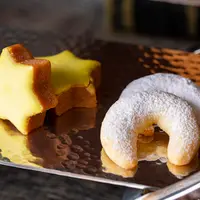 ツィムトシュテルネ＆バニレキプフェル（星型クッキー＆三日月形クッキー）イメージ