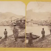 ピエール・ロシエ《(雨の日の日本人たち〔出島〕)》1860 年 鶏卵紙