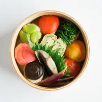 《あゆみ食堂のおべんとう》2017年 料理：大塩あゆ美、写真：平野太呂