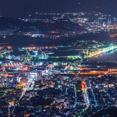 【夜遊び福岡観光】福岡の夜を満喫できるおすすめ観光スポットを紹介