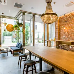Cafeteria S Omotesando 《カフェテリア エス 表参道》