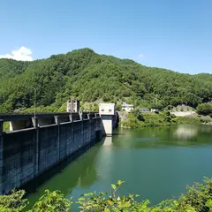 箕輪ダム（もみじ湖）
