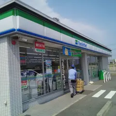 ファミリーマート 東名三好インター店