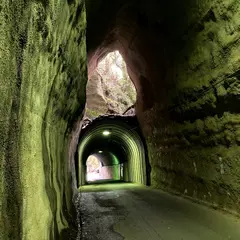 素掘り二層式トンネル (向山・共栄トンネル)